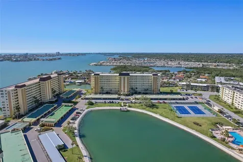 4725 Cove Circle St Petersburg FL 33708