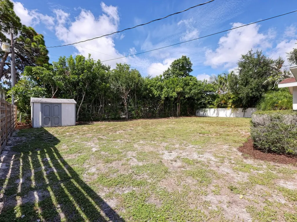 5605 9th Avenue Drive W Bradenton FL 34209