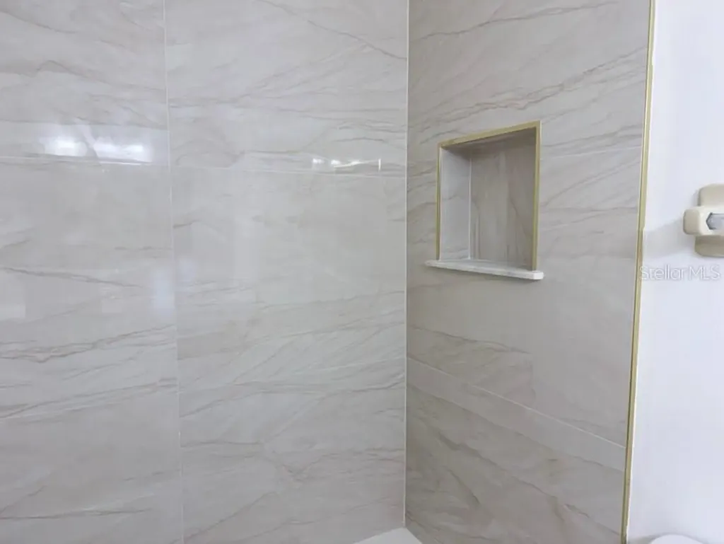 7514 Colonial Court Tampa FL 33615