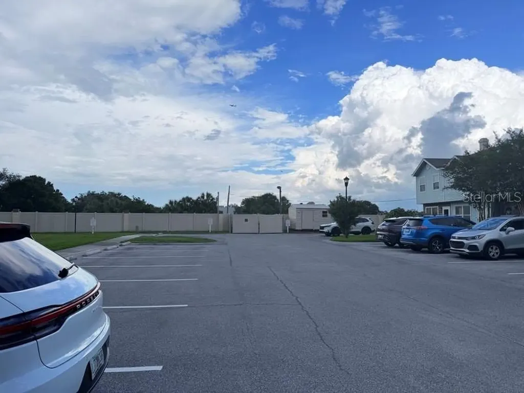 7514 Colonial Court Tampa FL 33615