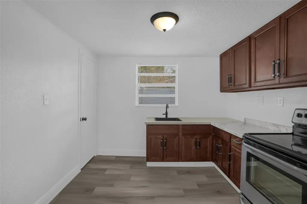 1460 Marvin C Zanders Avenue Apopka FL 32703