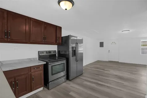 1460 Marvin C Zanders Avenue Apopka FL 32703
