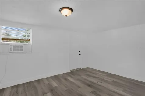 1460 Marvin C Zanders Avenue Apopka FL 32703