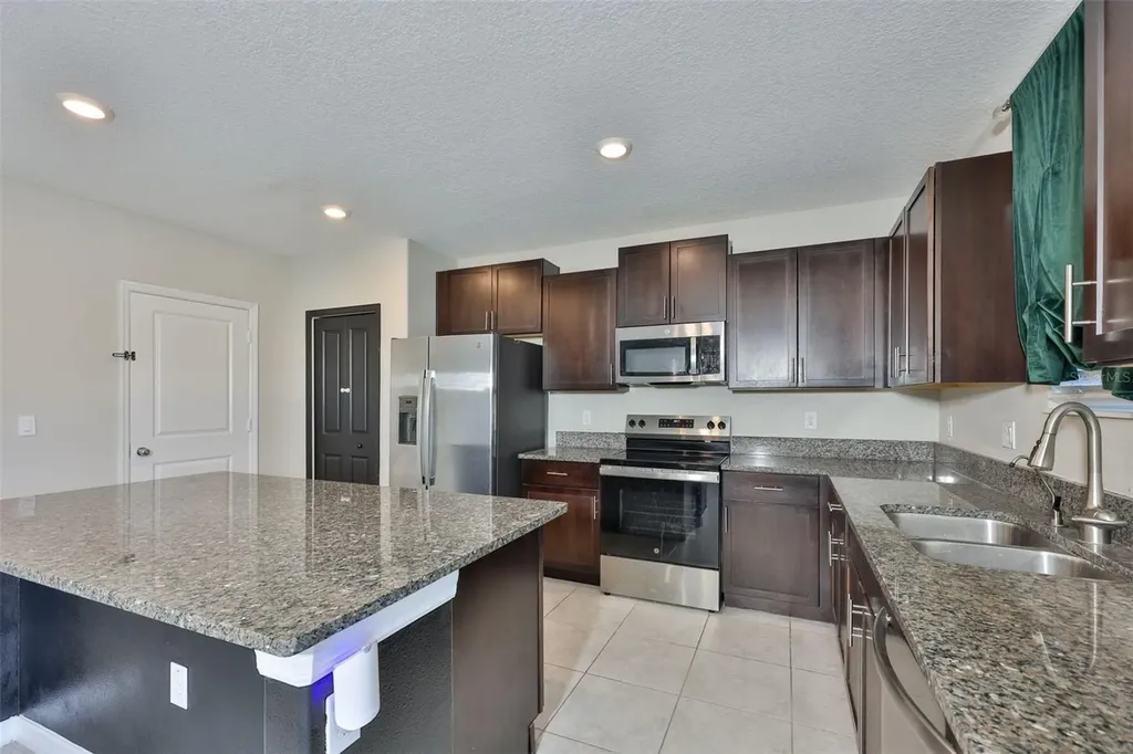 1507 Golden Glow Drive Ruskin FL 33570