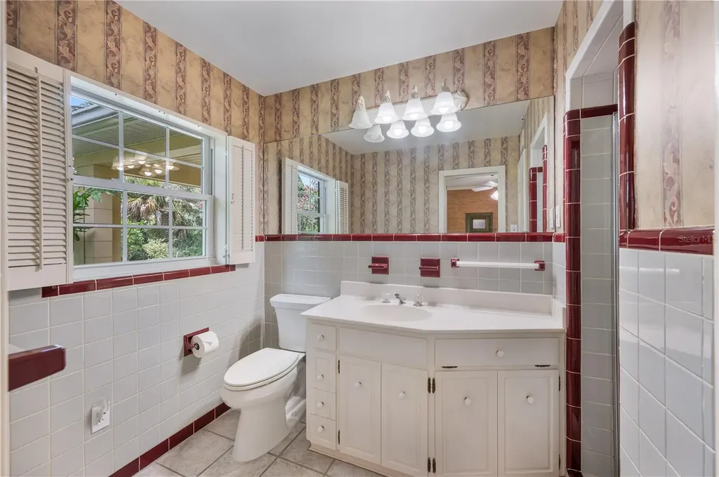 2012 Seminole Trail Lakeland FL 33803