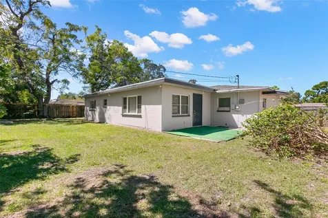 5546 5th Street S St Petersburg FL 33705