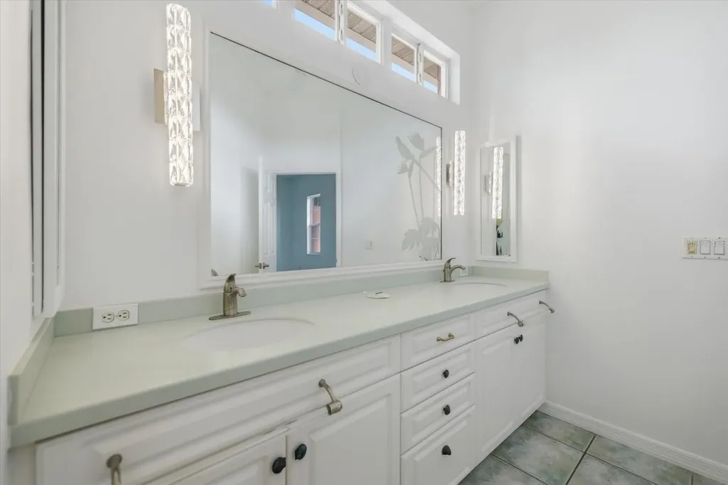 210 Rio Terra Venice FL 34285