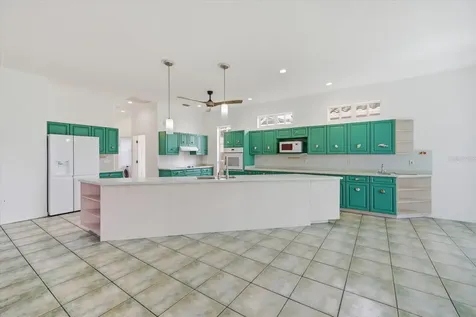210 Rio Terra Venice FL 34285