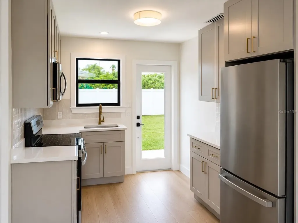 3219 E De Bazan Avenue St Petersburg FL 33706