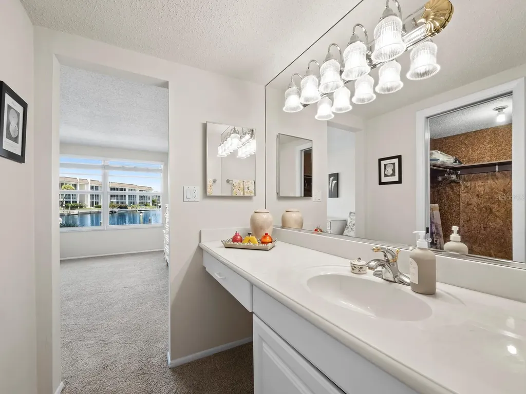 4350 Chatham Drive Longboat Key FL 34228