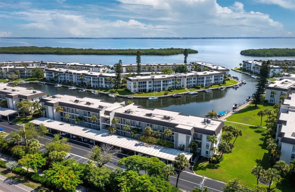 4350 Chatham Drive Longboat Key FL 34228