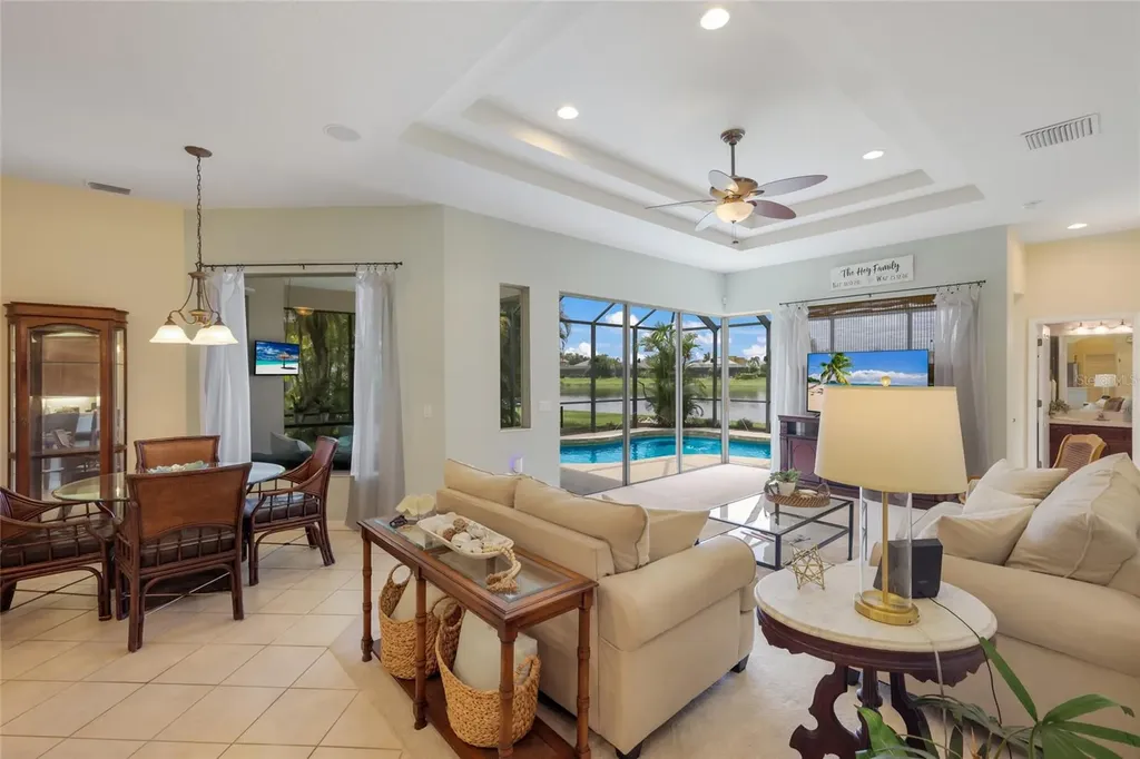 252 Dahlia Court Bradenton FL 34212