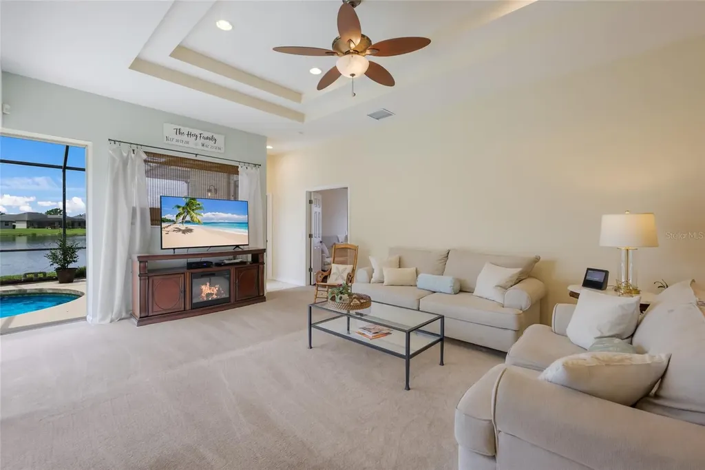 252 Dahlia Court Bradenton FL 34212