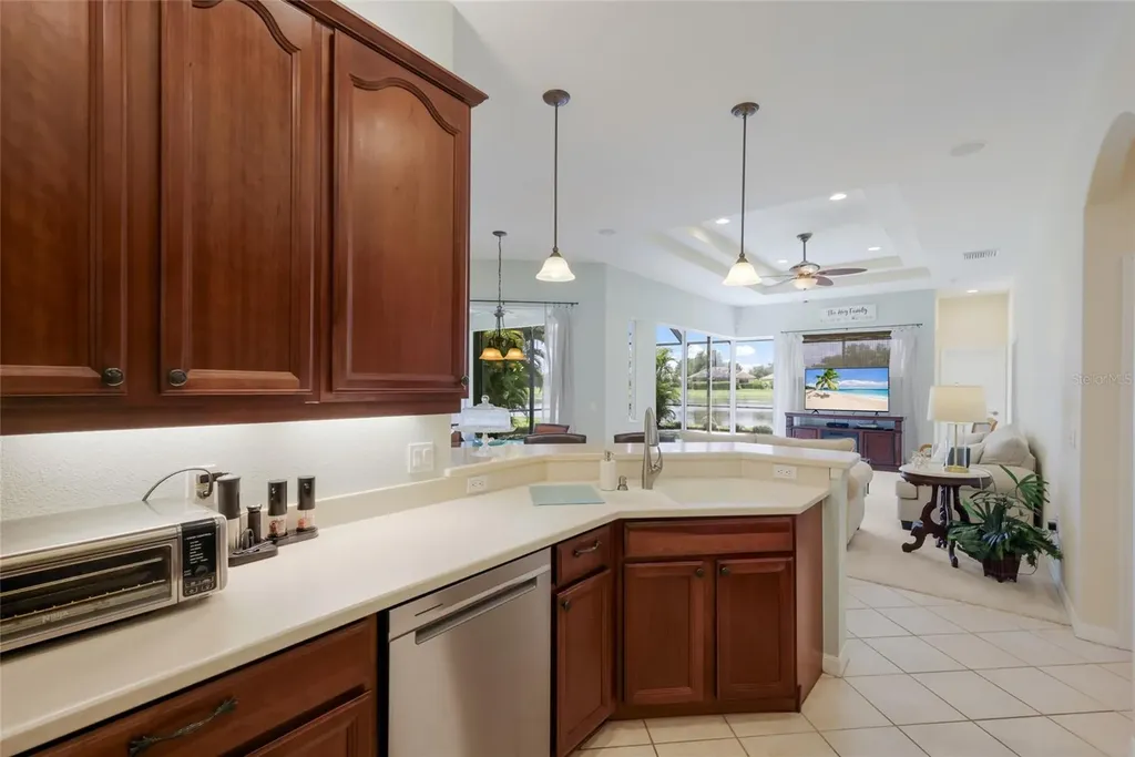 252 Dahlia Court Bradenton FL 34212