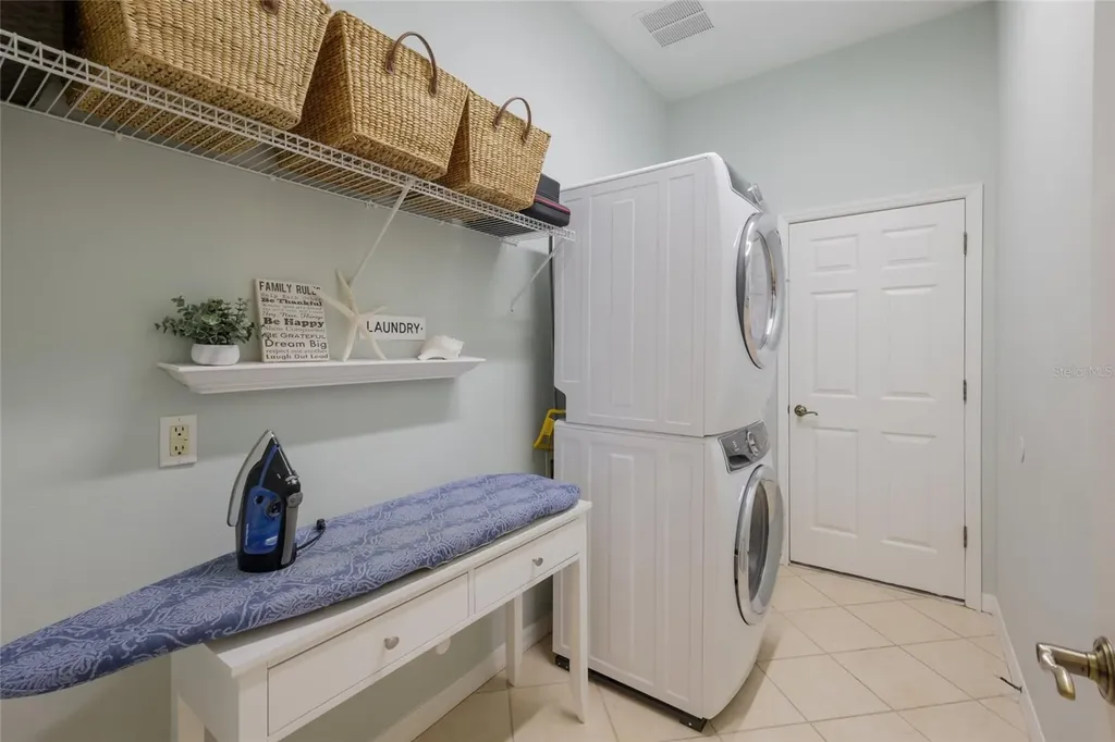 252 Dahlia Court Bradenton FL 34212
