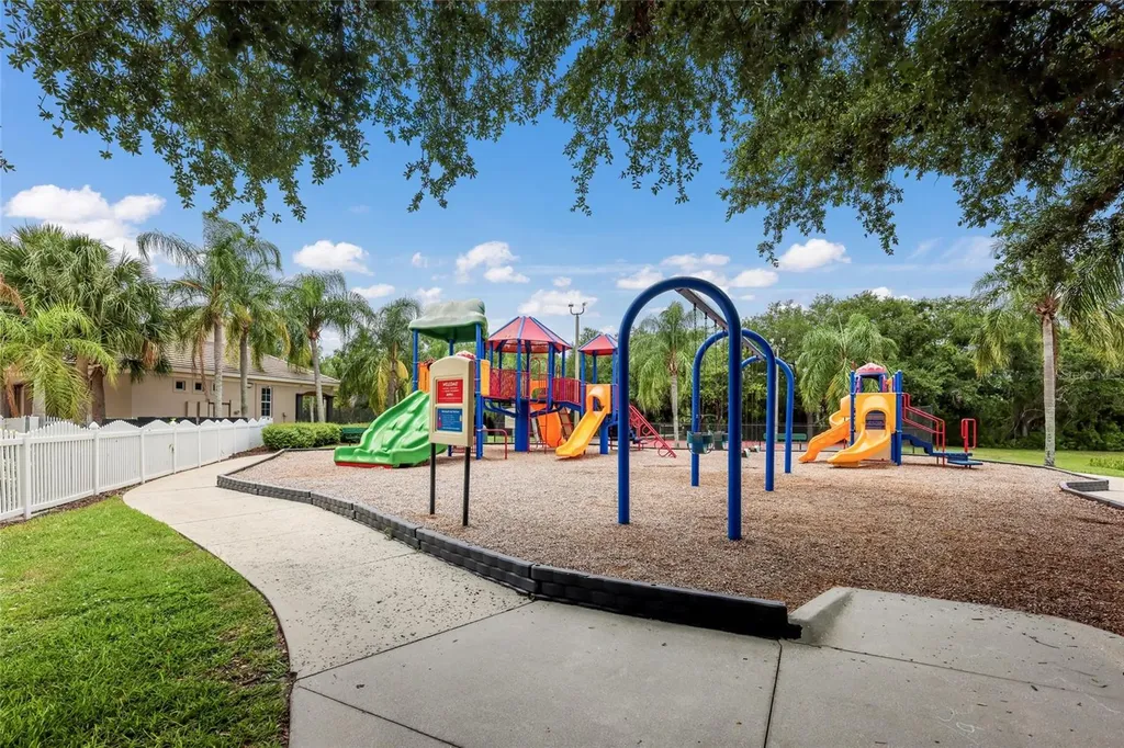 252 Dahlia Court Bradenton FL 34212
