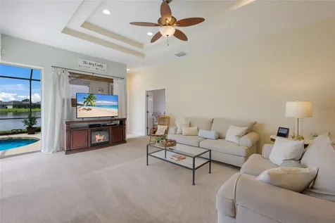 252 Dahlia Court Bradenton FL 34212