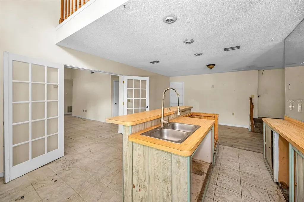 1200 E Court Street Tarpon Springs FL 34689