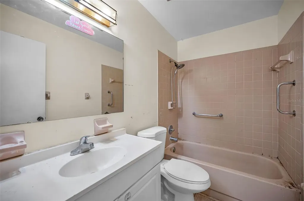 1200 E Court Street Tarpon Springs FL 34689