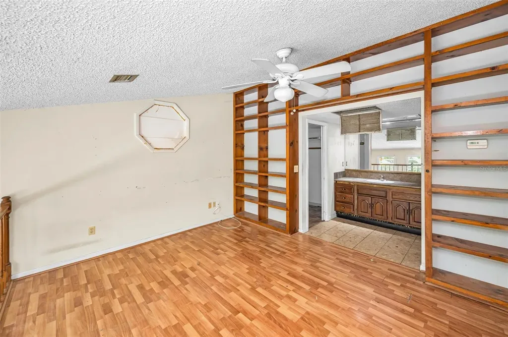 1200 E Court Street Tarpon Springs FL 34689