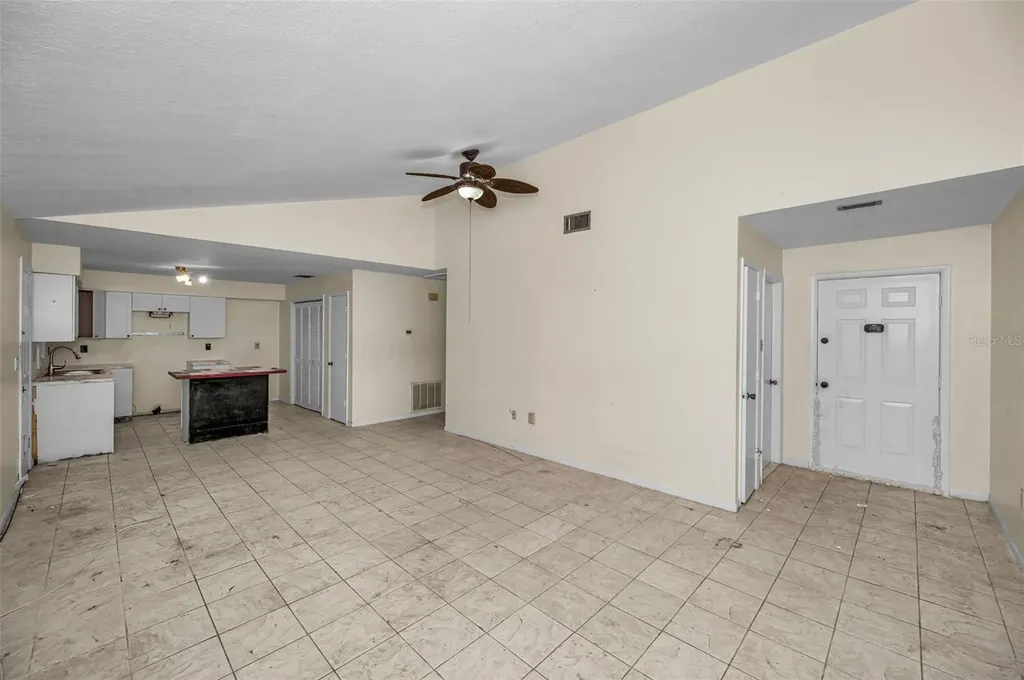 1200 E Court Street Tarpon Springs FL 34689
