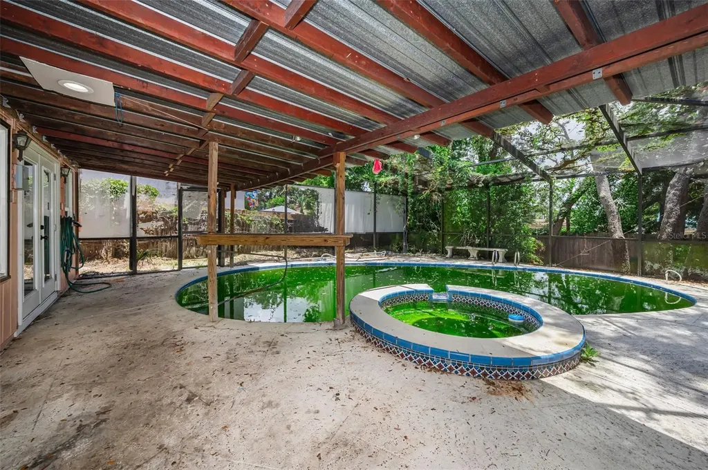 1200 E Court Street Tarpon Springs FL 34689