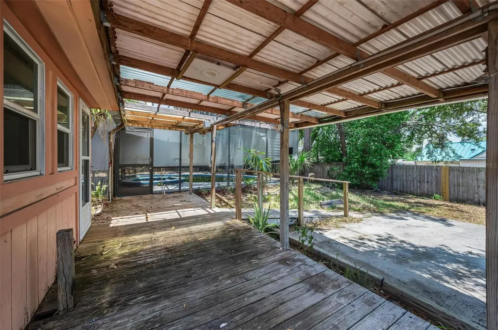 1200 E Court Street Tarpon Springs FL 34689