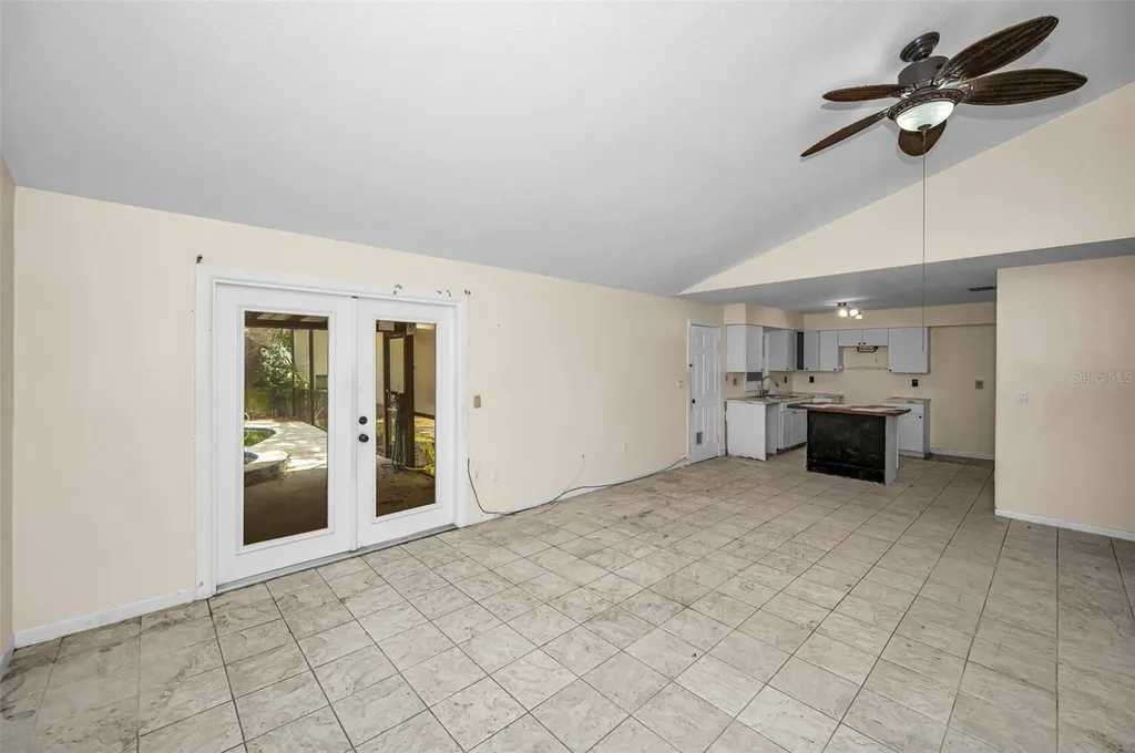 1200 E Court Street Tarpon Springs FL 34689