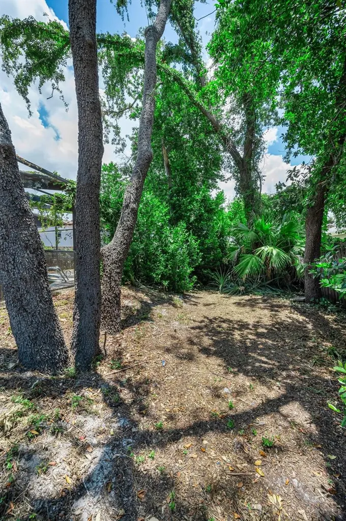 1200 E Court Street Tarpon Springs FL 34689
