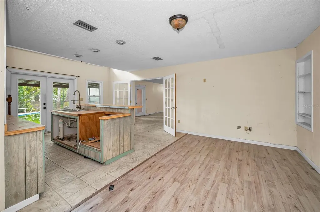 1200 E Court Street Tarpon Springs FL 34689