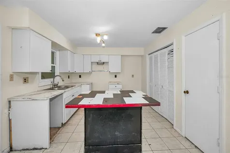1200 E Court Street Tarpon Springs FL 34689