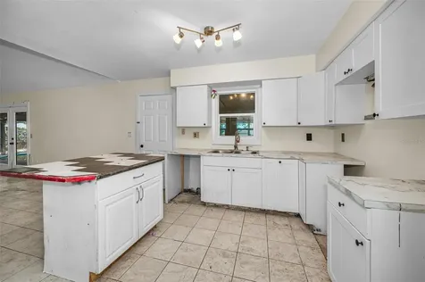 1200 E Court Street Tarpon Springs FL 34689