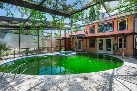 1200 E Court Street Tarpon Springs FL 34689
