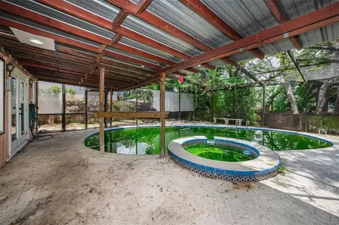 1200 E Court Street Tarpon Springs FL 34689