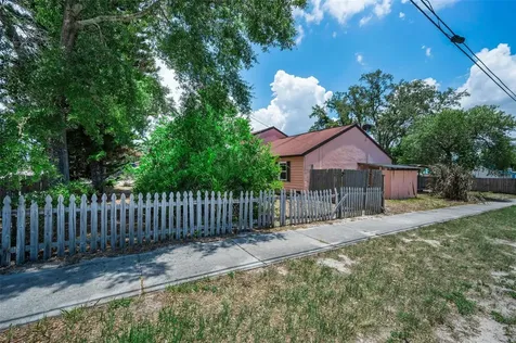 1200 E Court Street Tarpon Springs FL 34689