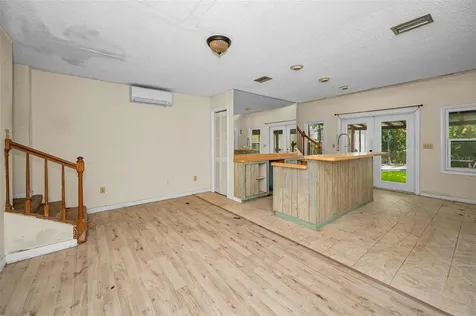 1200 E Court Street Tarpon Springs FL 34689