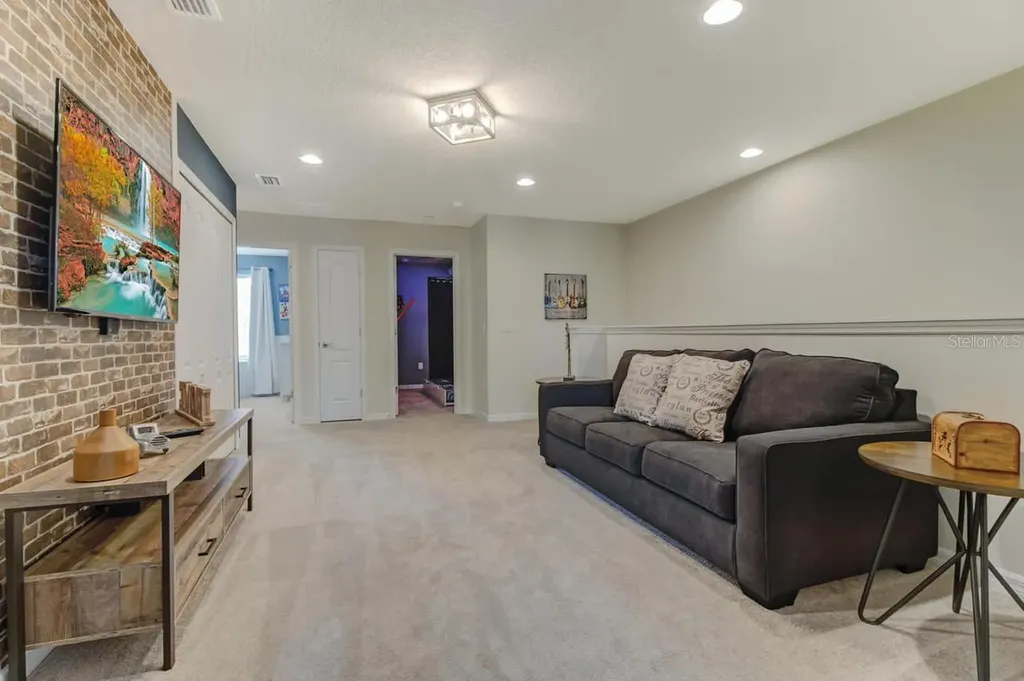 2436 Dubai Street Kissimmee FL 34747