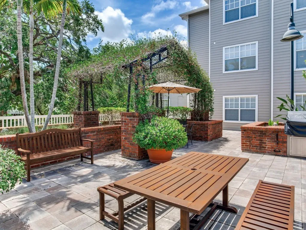 800 S Dakota Avenue Tampa FL 33606