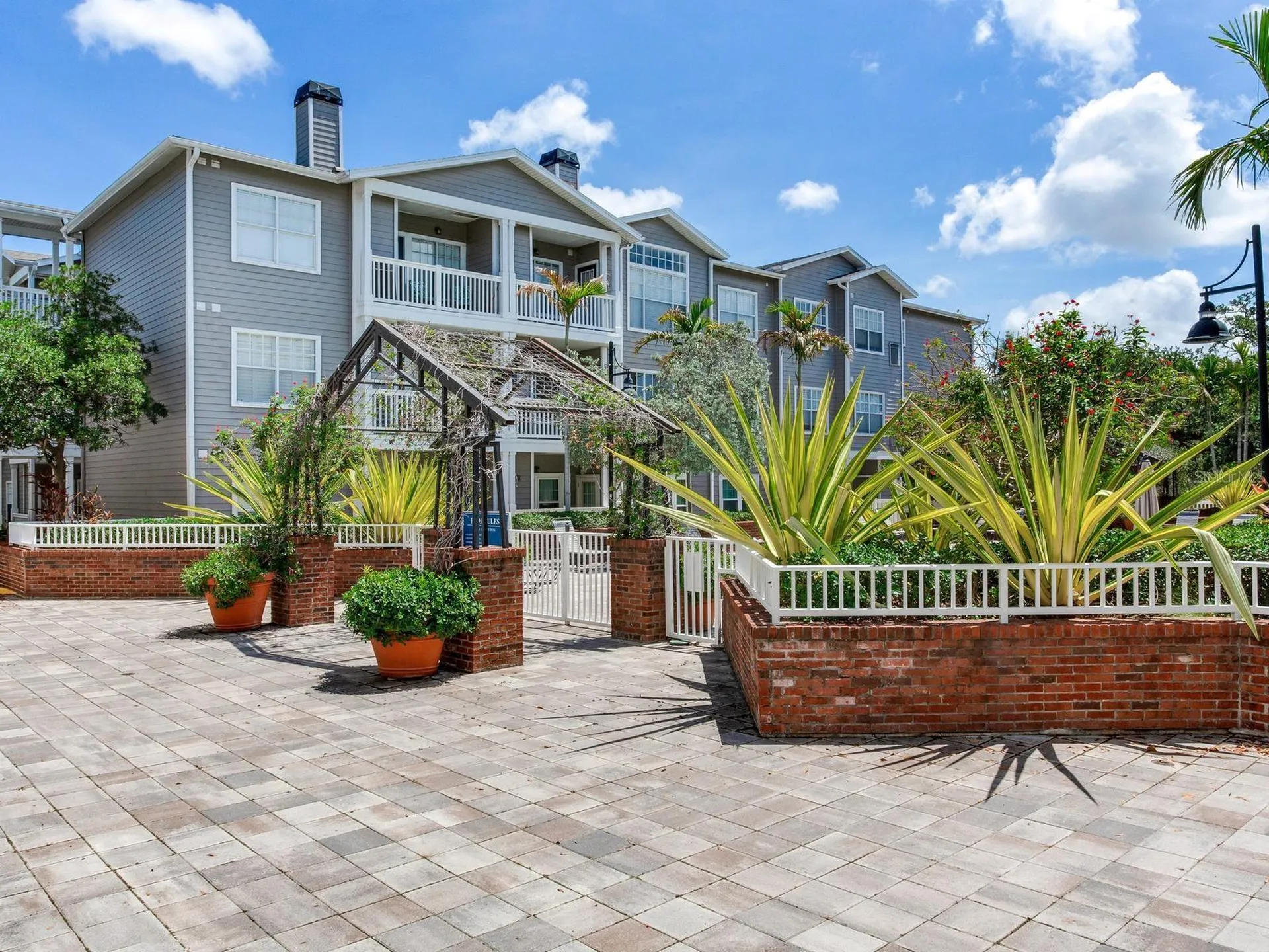 800 S Dakota Avenue Tampa FL 33606
