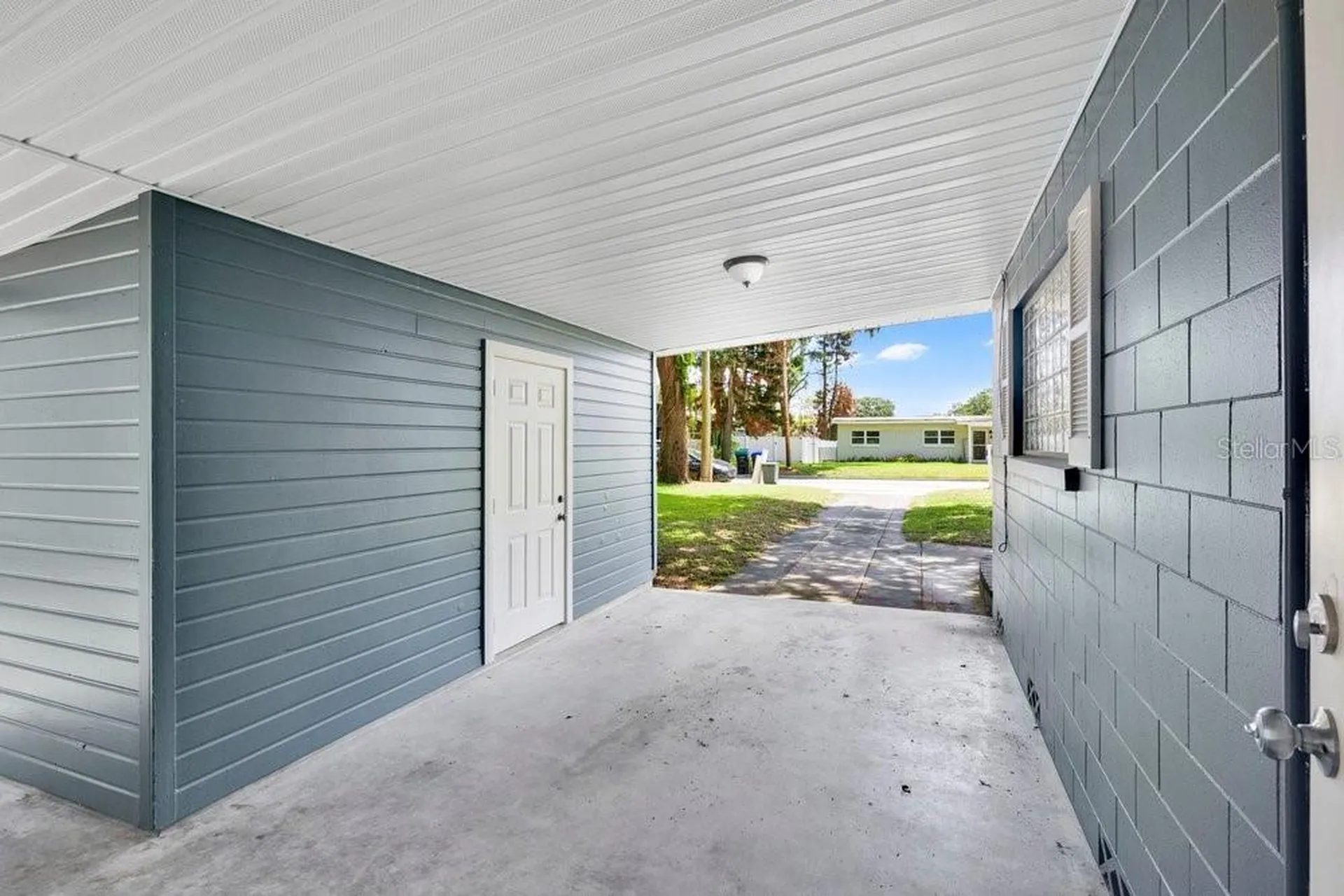 2512 Lake Wade Court Orlando FL 32806