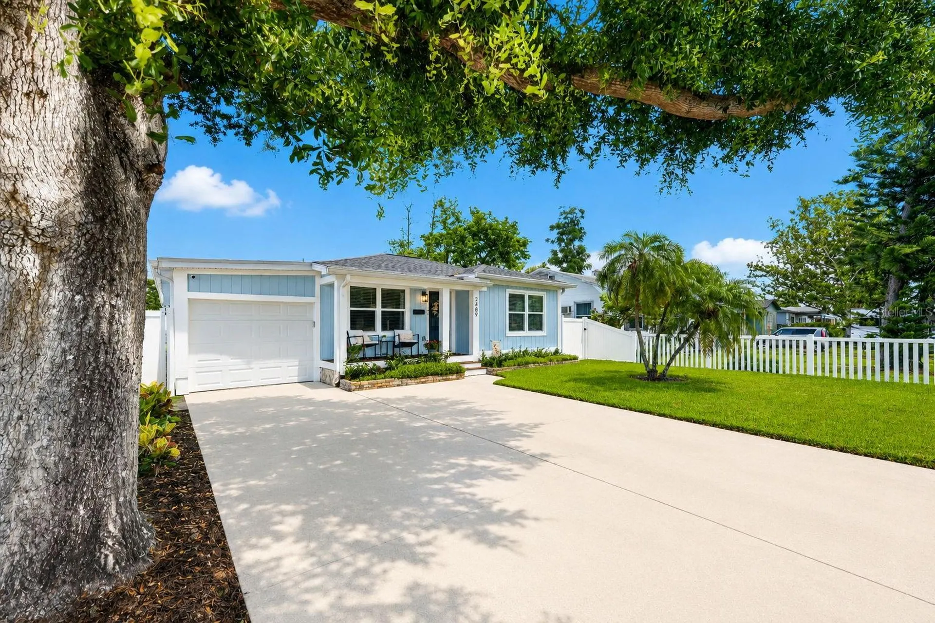 2489 15th Avenue N St Petersburg FL 33713