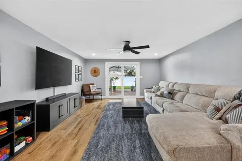 2489 15th Avenue N St Petersburg FL 33713