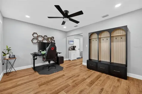 2489 15th Avenue N St Petersburg FL 33713