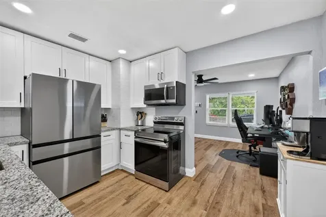 2489 15th Avenue N St Petersburg FL 33713