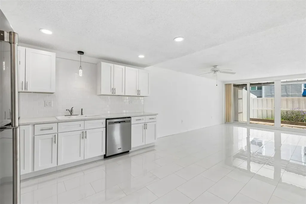 450 Treasure Island Causeway Treasure Island FL 33706