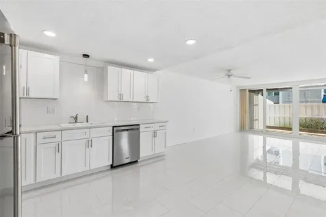 450 Treasure Island Causeway Treasure Island FL 33706
