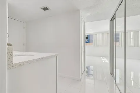 450 Treasure Island Causeway Treasure Island FL 33706