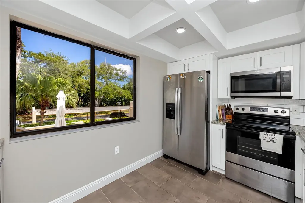 7530 Sunshine Skyway Lane S St Petersburg FL 33711