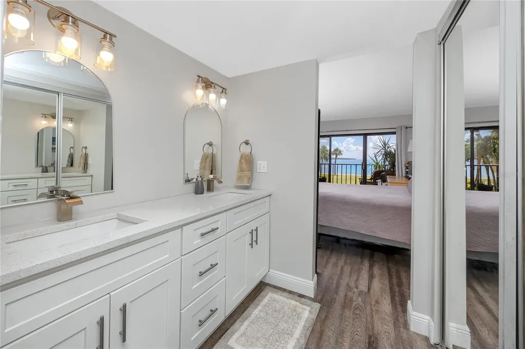 7530 Sunshine Skyway Lane S St Petersburg FL 33711