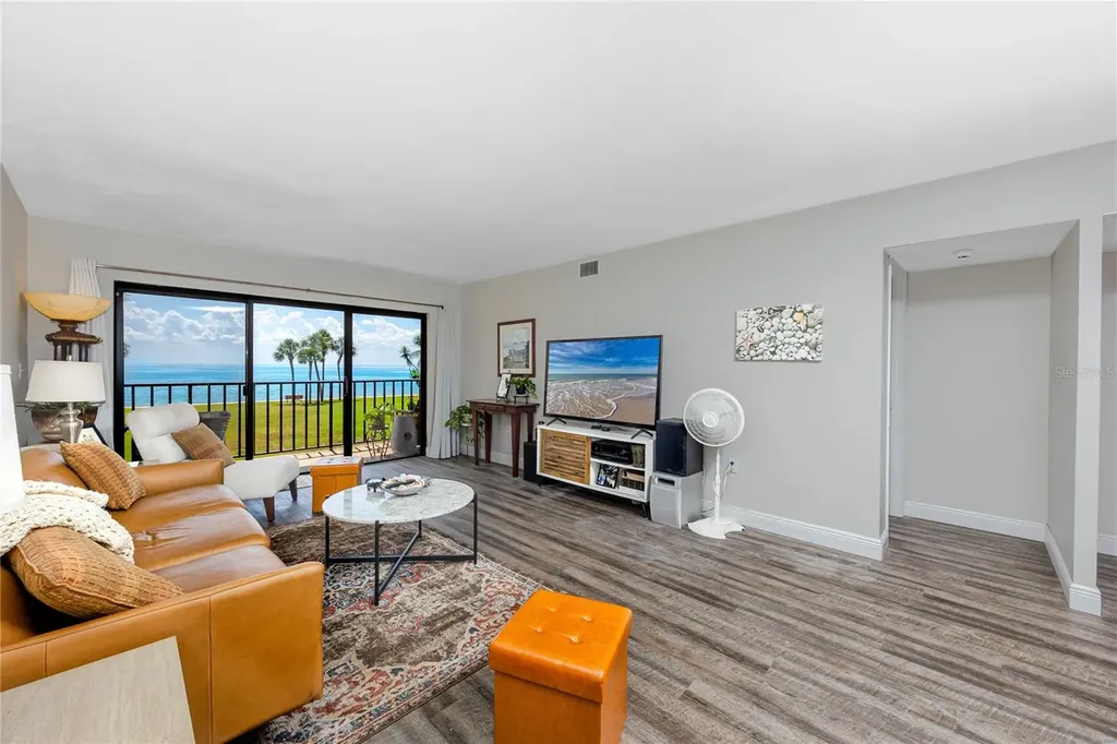7530 Sunshine Skyway Lane S St Petersburg FL 33711